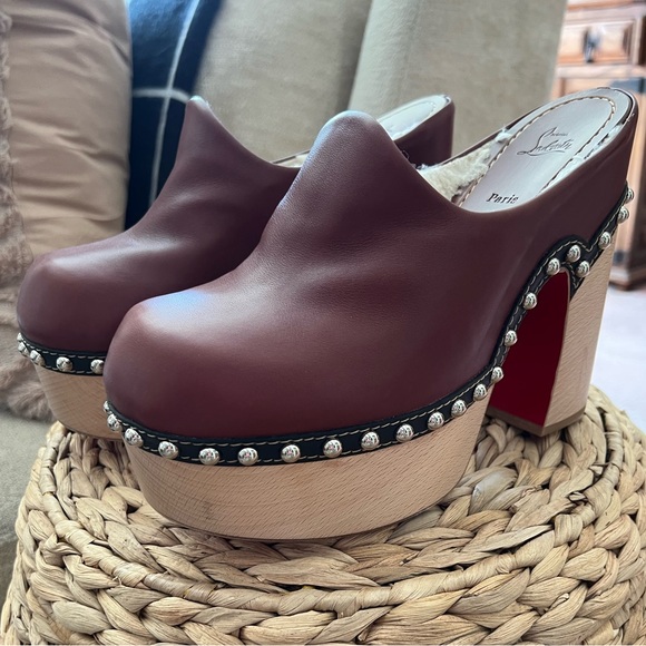 EUC CHRISTIAN LOUBOUTIN JOAN CLOGS💋